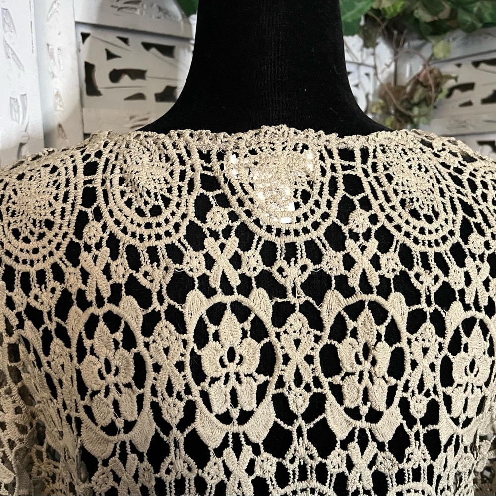 CATO CREATIVE TAN CROTCHET CIRCULAR & FLORAL DETAIL WITH FRINGE LIGHT PONCHO TOP - Picture 7 of 10